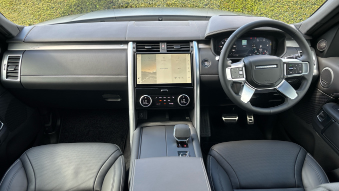 Land Rover Discovery 3.0 D350 Tempest 5dr Auto Diesel Station Wagon - Image 9